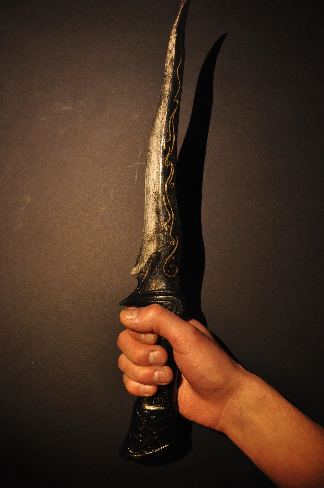 Эбонитовый нож Skyrim