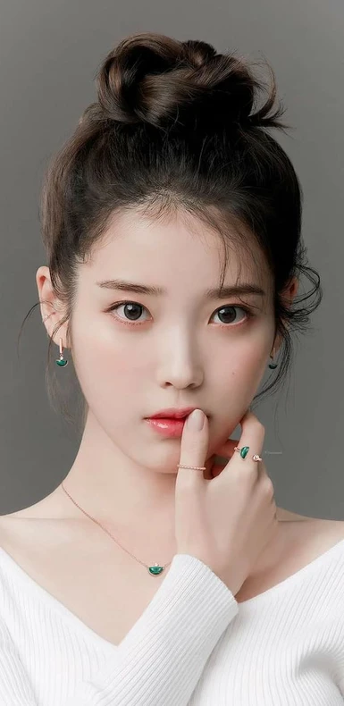 IU Lee Ji-Eun K-Pop Singer character preset