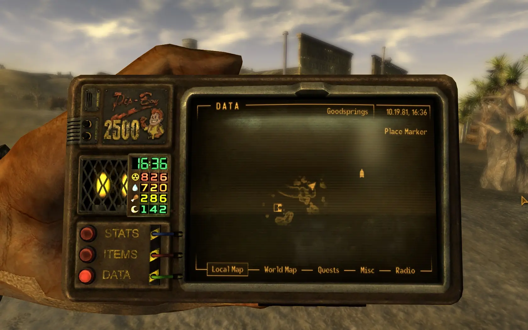 Fallout new vegas терминалы. Pip boy 2500. Pip boy. Пип бой как работает. Фоллаут Нью Вегас распределение очков в начале игры.