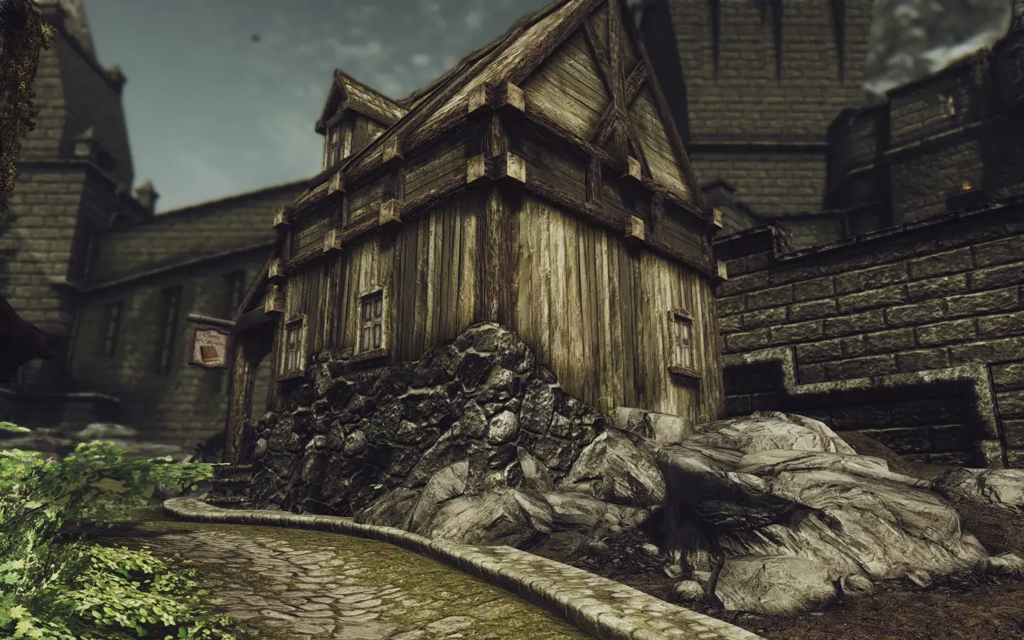 Skyrim library. Дом Солитьюд скайрим. Скайрим 5 Солитьюд. Дом в Солитьюде скайрим. Высокий шпиль Солитьюд.