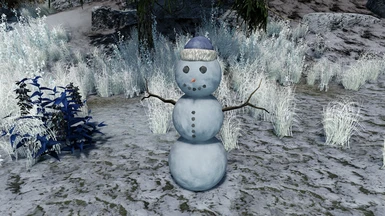 Saturalia hat snowman next to Falion's house in Morthal