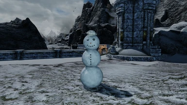 Chef hat snowman outside Markarth (Seasons)