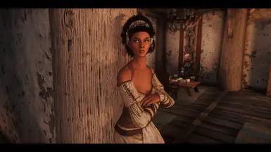 Saadia - Barmaid 