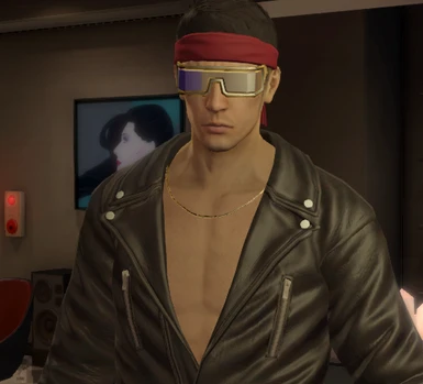 Judgement Kiryu with fun in the suit glasses