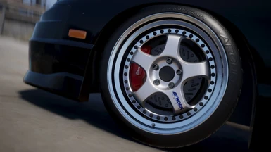 Wheels: Silver (Default) | Brakes: Red (Default)