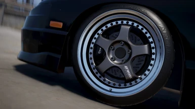 Wheels: Grey | Brakes: Black