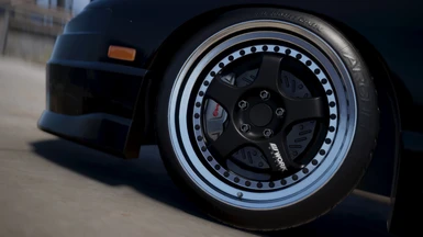 Wheels: Black | Brakes: Silver