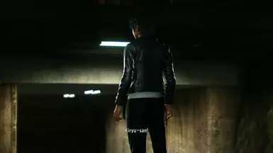 [Yagami with Vietnamese Detective's Outfit]