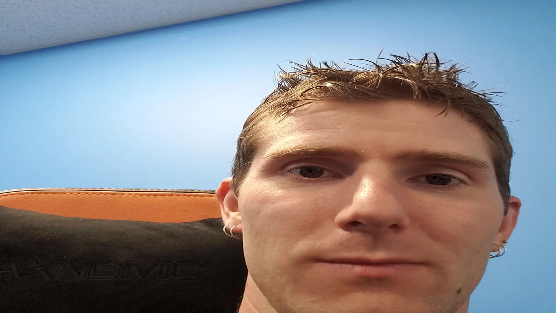 Linus sebastian meme linus tech tips flashlight mod at starfield