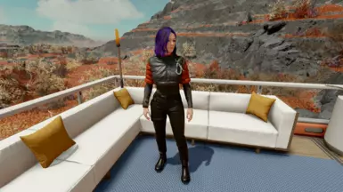 Comforwear top Sarah pants (using Leather Pants Sarah mod)
