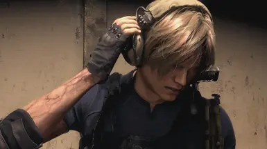 Vest in cinematics with elbow pads