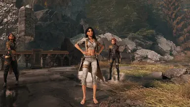 840_Expedition Outfit (Pure) - Top is cropped, shirt is removed and Lune has a belly button. Right gauntlet has been removed.